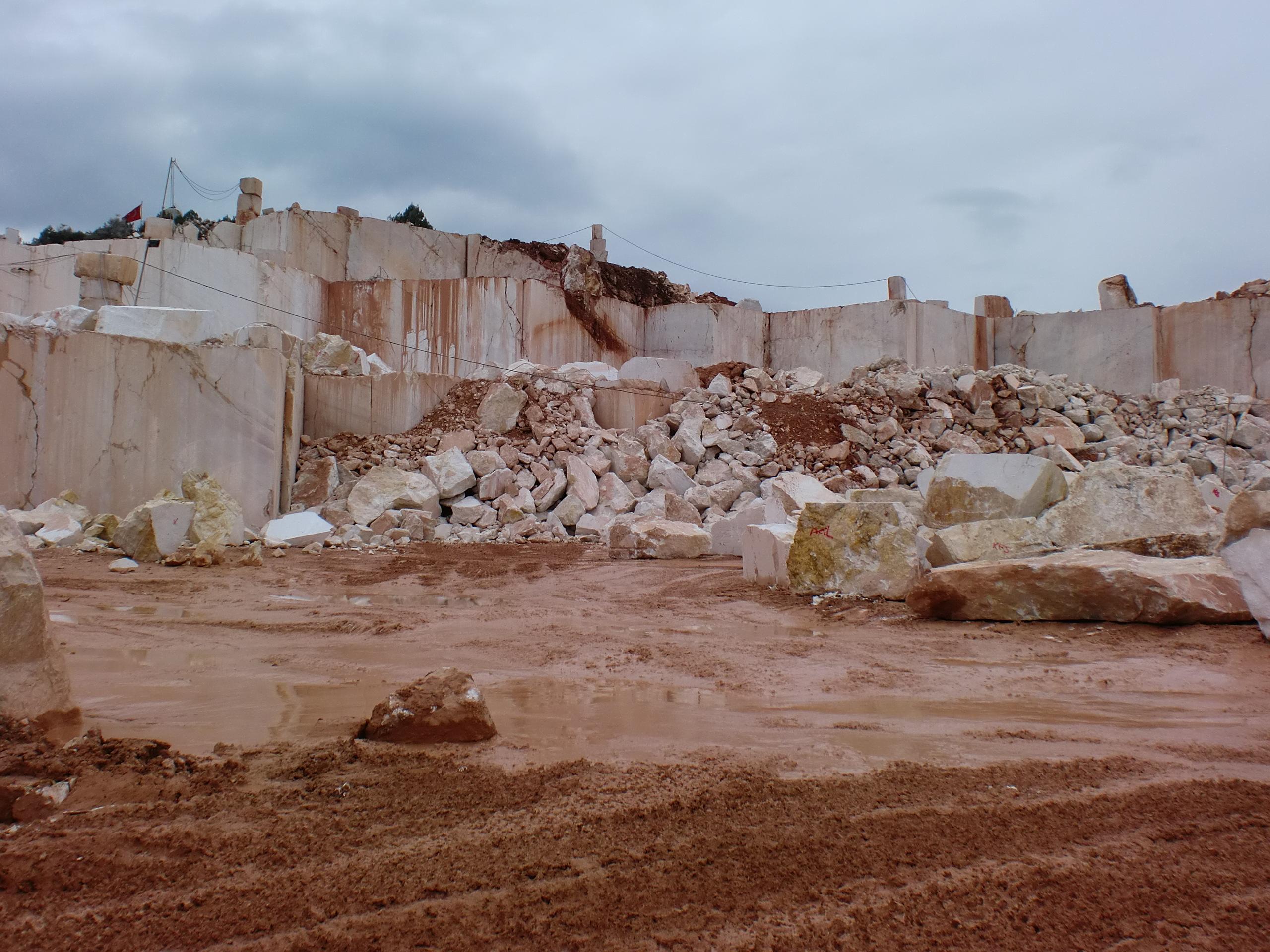 石材礦山開(kāi)采技術(shù)及設(shè)備