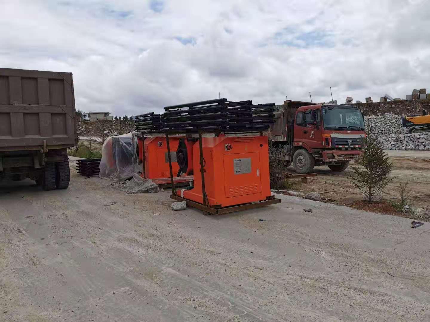 華大金剛石繩鋸機結合礦山圓盤鋸助力花崗巖高效開采