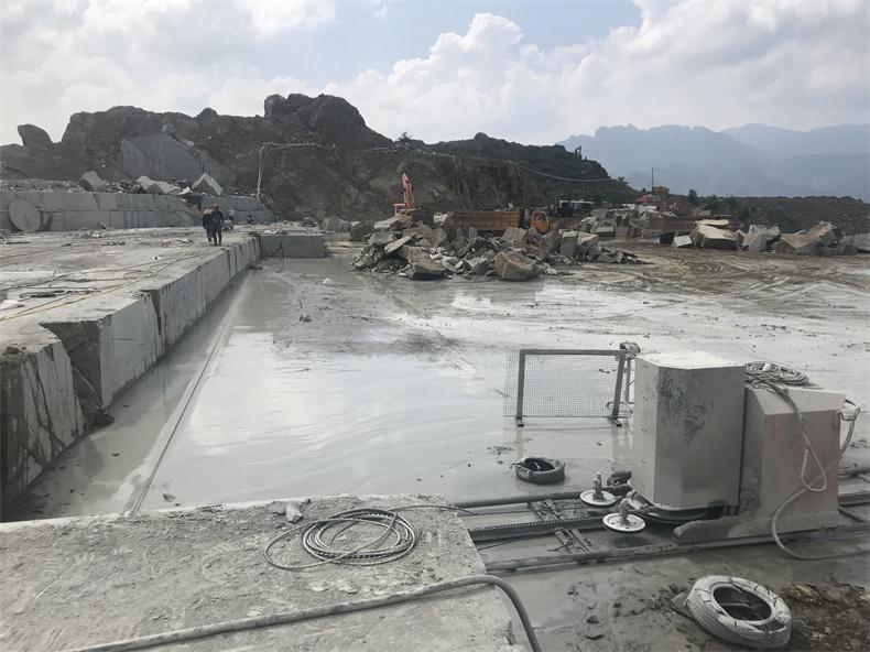 礦山石材繩鋸切割機.jpg