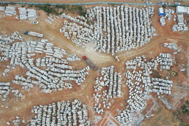 石材礦山開采-荒料堆場實景視頻