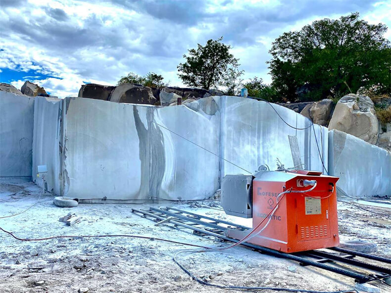 礦山繩鋸機開采石材荒料的優勢